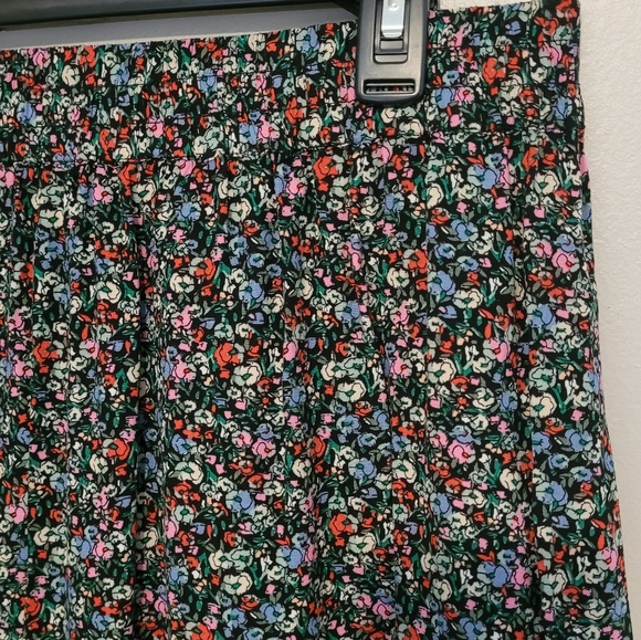 Loft Floral Mini Skirt - Picture 3 of 5